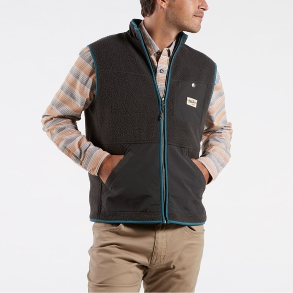 HOWLER BROTHERS
Chisos Fleece Vest
 in Mountain Grey